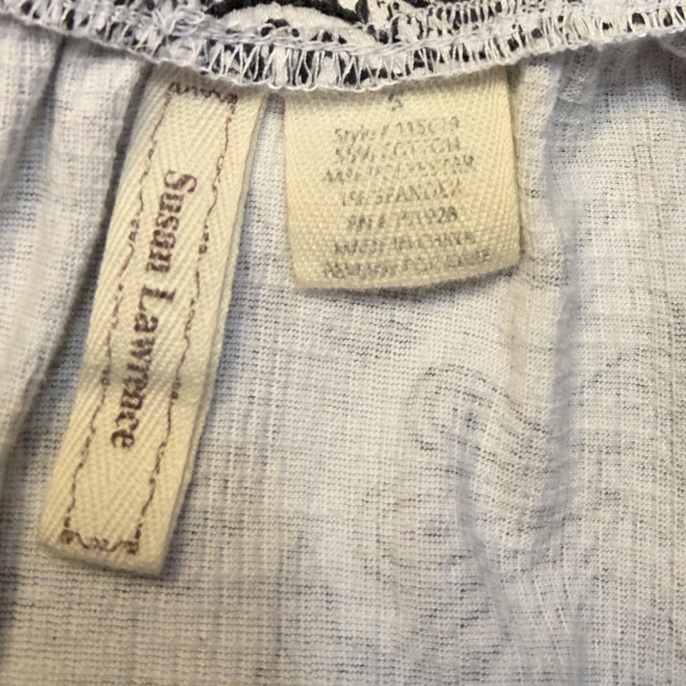 Susan Lawrence Black And White Paisley Short-Sleeved Top Size Small - Picture 8 of 8
